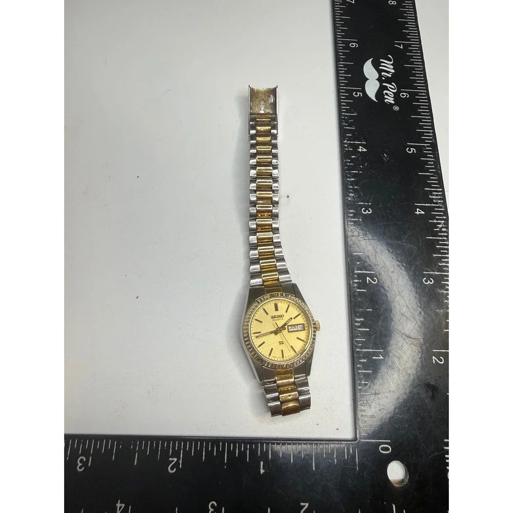 Seiko Quartz Two Tone Watch 3E23-0A60 Gold Champagne Dial Day Date Jubilee Band
